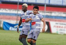 Metapán vence a Hércules y cerrará los cuartos en casa Amaya puso el primero desde el punto penal. Foto cortesía: AD Isidro Metapán.