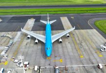 Diputados avalan modificar acuerdo que permitirá aumentar frecuencia de vuelos entre El Salvador y España Foto: Cortesía.