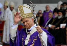 Papa se despide del Líbano con misa ante 150.000 fieles