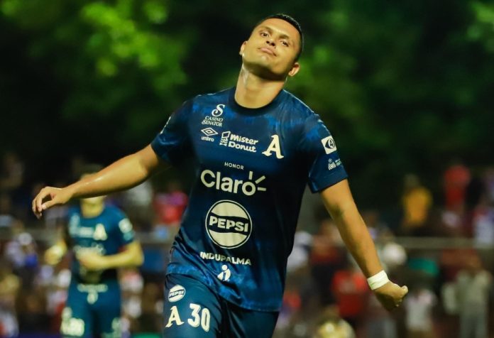 Emerson Mauricio no seguirá con los 'Albos'. Foto cortesía: Alianza FC.