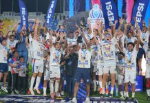 Firpo es campeón del Apertura 2025 luego de vencer a Alianza Firpo con la copa de campeón. Foto cortesía: Primera División.