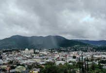 Ambiente caluroso y probabilidad de lluvias marcarán las condiciones del tiempo este día