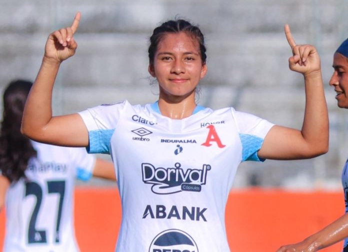 Paola Calderón La goleadora celebrando uno de sus tantos. Foto cortesía: Alianza Women.