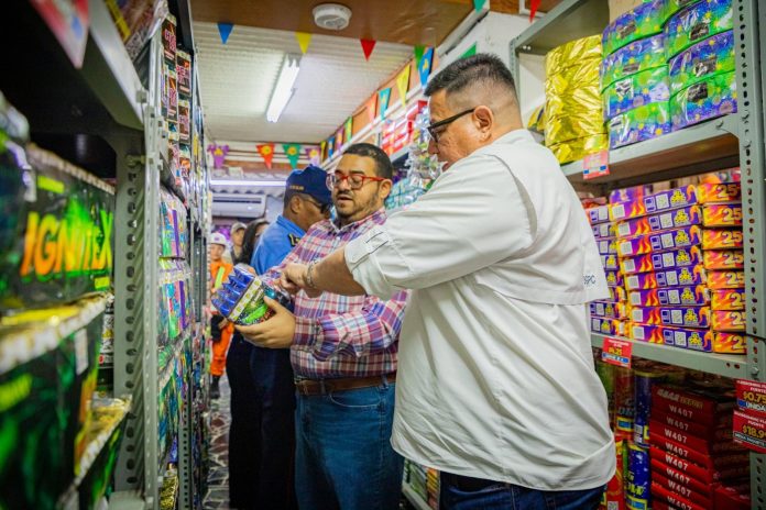 Protección Civil realiza inspecciones en instalaciones de venta de pólvora, en el marco de la temporada navideña.