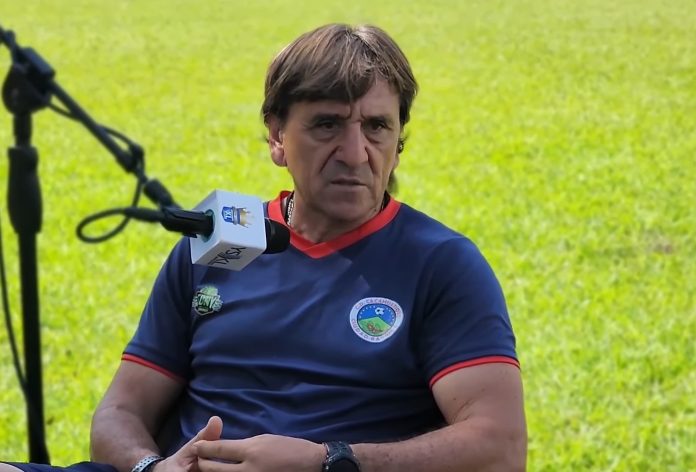 El técnico de América del Sur confía en dar vuelta a la serie. Foto cortesía: Radio YSKL.