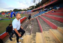 Yamil Bukele: “Los estadios Quiteño y Barraza de Santa Ana y San Miguel tendrán capacidad para unos 20 mil aficionados” Yamil Bukele en el Quiteño. Foto cortesía: INDES.