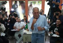 Nasry Asfura con leve ventaja en presidenciales de Honduras Nasry Asfura, candidato presidencial del Partido Nacional, hace un gesto durante las elecciones generales en Tegucigalpa, Honduras, el domingo 30 de noviembre de 2025. (AP Foto/Moisés Castillo) (Moises Castillo / Associated Press)