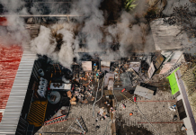 Controlan incendio en establecimiento comercial en Paseo General Escalón