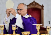 Papa dice que no ignorará violaciones de derechos humanos