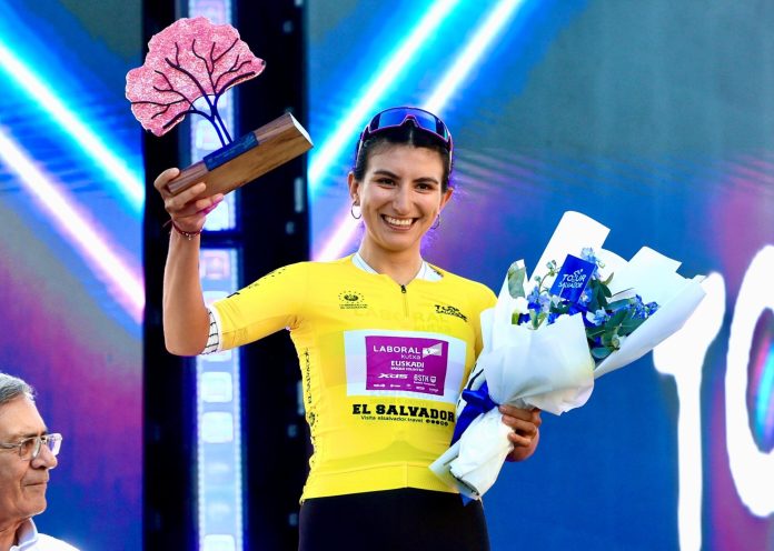 Soto se llevó el suéter amarillo. Foto cortesía: INDES.