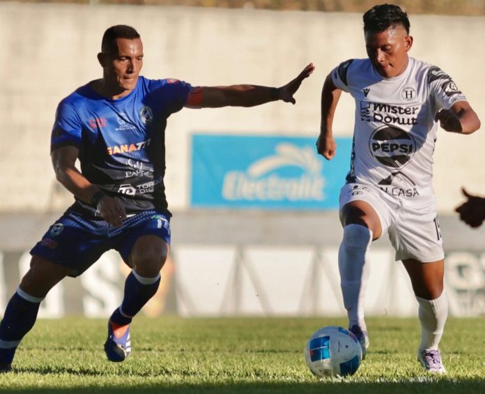 'Comandos Azules' y 'Helénicos' no se sacaron diferencias. Foto cortesía: CD Hércules.