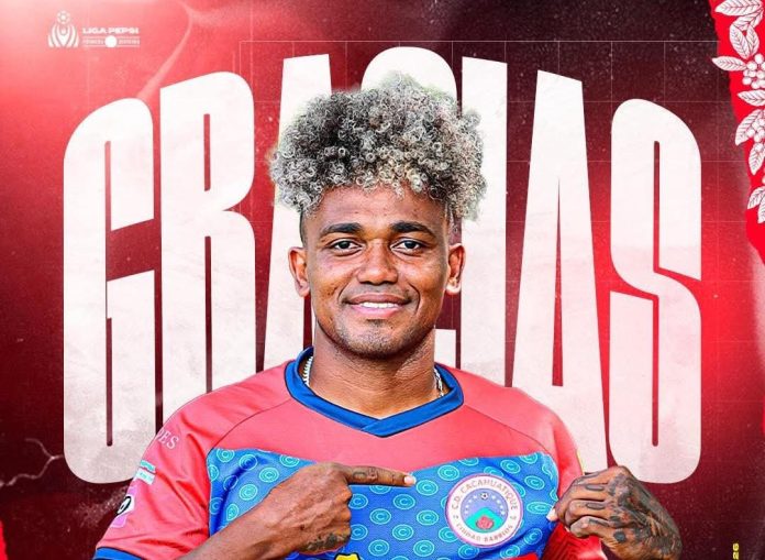 El colombiano no seguirá en el equipo. Foto cortesía: CD Cacahuatique.