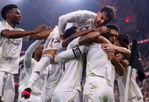 Real Madrid venció al Atlético y jugará ante el Barça en la final de la Supercopa de España Los "Blancos" celebrando la clasificación. Foto cortesía: Real Madrid.