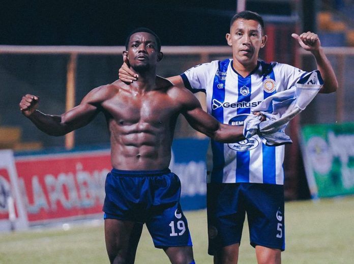 'La Pantera' puso el cuarto de los 'Caleros'. Foto cortesía: Isidro Metapán.