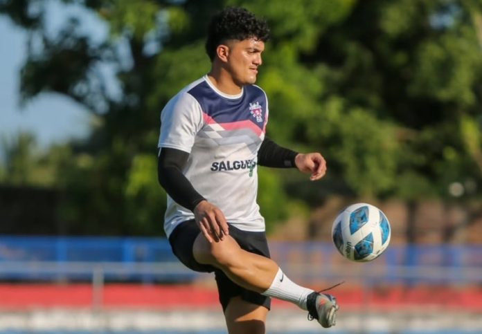 Vigil Eduardo Vigil durante el entrenamiento 'Pampero'. Foto cortesía: Luis Ángel Firpo.