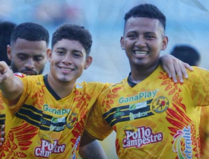 Zacatecoluca Platense Victoria 'Gallera' en el derbi. Foto cortesía: CD Platense.