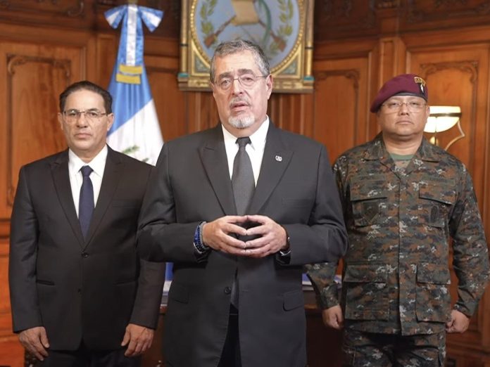 El presidente de Guatemala Bernardo Arévalo declara estado de sitio en todo el país por 30 días tras los ataques simultáneos contra agentes de la PNC. Foto de cortesía