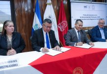 UES firma convenio con la Superintendencia de Regulación Sanitaria para fortalecer formación e investigación