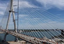 Trump amenaza con detener apertura de puente Canadá-EE. UU.