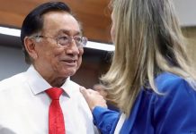 Izquierdista Balcázar elegido presidente interino de Perú