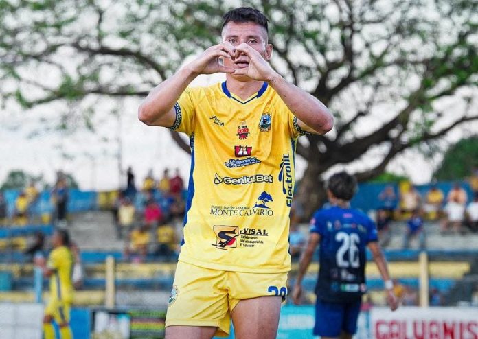 Ferman Ferman fue la figura con su triplete. Foto cortesía: Municipal Limeño.