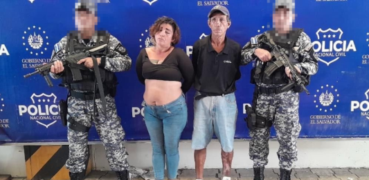 Capturan a dos personas que asaltaron y golpearon a mujer en la alameda Juan Pablo II