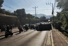 Triple accidente deja lesionados en el bulevar del Ejército