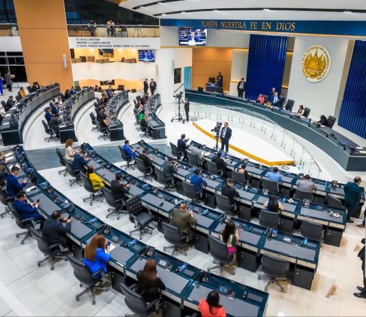 Diputados sin escuchar a colectivo ciudadano que cuestiona construcción del CIFCO en Finca El Espino