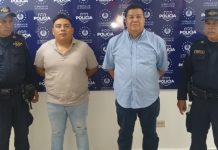 Detienen a subinspector y agente de Tránsito de la PNC por conductas violentas en un procedimiento en La Paz Foto: Cortesía.