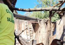 Adultos mayores resultan lesionados tras derrumbe en vivienda de Santa Ana