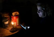 Cuba reconecta su red eléctrica tras largo apagón