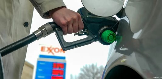 El petróleo se dispara y las bolsas caen por la guerra Irán