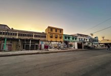 Alcaldía avanza en tercer día de intervención en el Centro Histórico de Salvador tras desmontaje de 250 puestos de venta