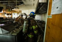 Reportan letalidad tras incendio en centro comercial de San Benito