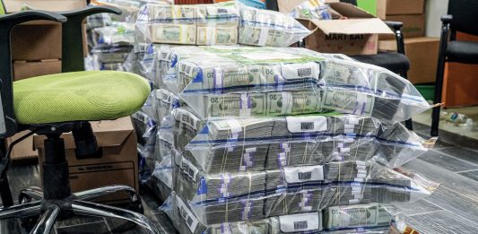 Dinero en caso Credicash no provenía de actividades económicas reales, según FGR