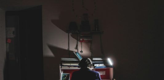 La carga cognitiva y los límites de la memoria de trabajo: por qué más horas no garantizan más aprendizaje