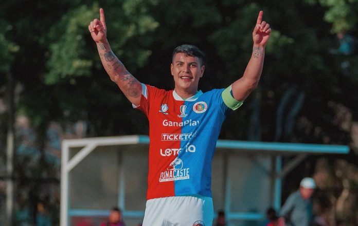 Kevin Santamaría fue la figura con un gol y una asistencia. Foto cortesía: FAS.
