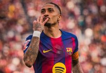 El Barça goleó al Sevilla y vuelve a extender la distancia con el Madrid en LaLiga Raphinha anotó tres goles y se llevó el premio a mejor jugador del encuentro. Foto cortesía: FC Barcelona.