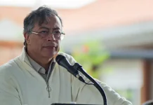 Petro denuncia posible bombardeo de Ecuador en la frontera