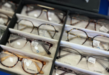 Entregan 1,000 pares de lentes en Comasagua y Santa Tecla