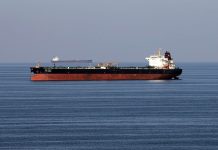 Dos petroleros indios cruzaron el estrecho de Ormuz