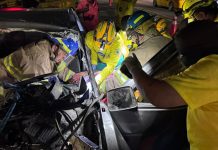 Conductor resulta gravemente lesionado tras colisionar contra rastra en San Juan Talpa