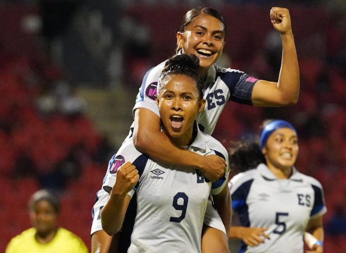 Brenda Cerén anotó doblete. Foto cortesía: La Selecta.