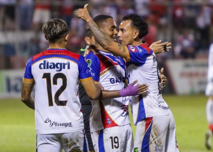 El tanto fue anotado por Landaverde. Foto cortesía: Luis Ángel Firpo.