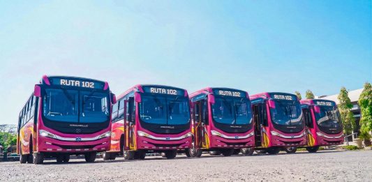 Ruta 102 mantiene salidas constantes hacia playas de La Libertad durante vacaciones de Semana Santa