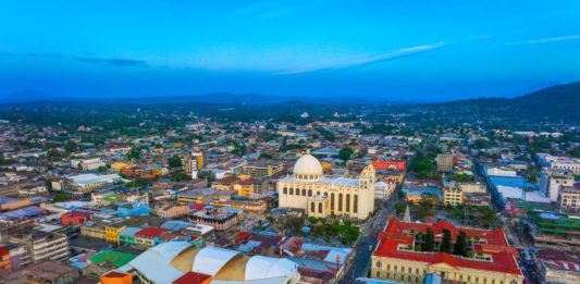 El Banco Mundial eleva al 3.2 % la perspectiva de crecimiento para El Salvador en 2026 Foto: Cortesía.