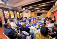 Transportistas acuerdan proponer al Gobierno establecer un precio tope en el galón de combustible y revisión de tarifa Foto: YSKL.