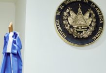 Condenan a exempleado de la sociedad YKK y a cómplices por fraude millonario Foto: Cortesía.