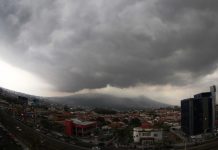 Medio Ambiente alerta sobre alto riesgo de inundaciones y desbordamientos por fuertes tormentas en la zona volcánica Foto: Cortesía.