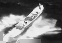 Perú extiende votación al lunes en mesas que no abrieron